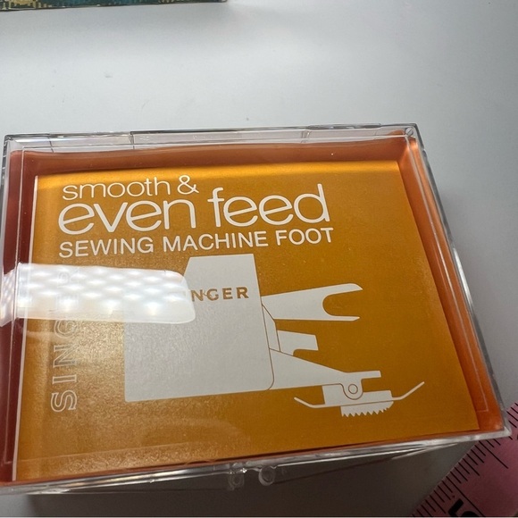 Vintage Singer Smooth & Even Feed Sewing Machine Foot For Vertical & Zig-Zag C-4 - Picture 5 of 7